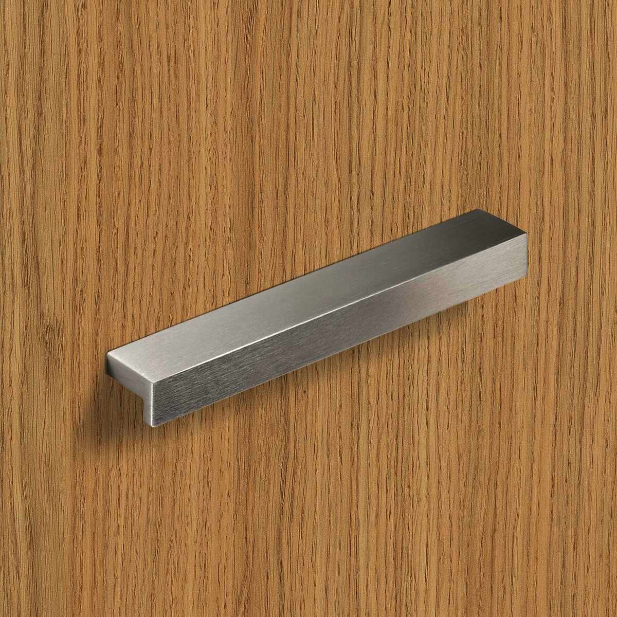 Griff Rovigo, Bohrabstand 96, L 111 mm, B 16 mm, H
