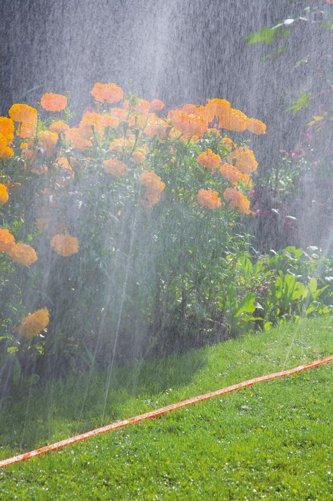 Schlauch-Regner 15,0 m orange m. Armaturen Gardena