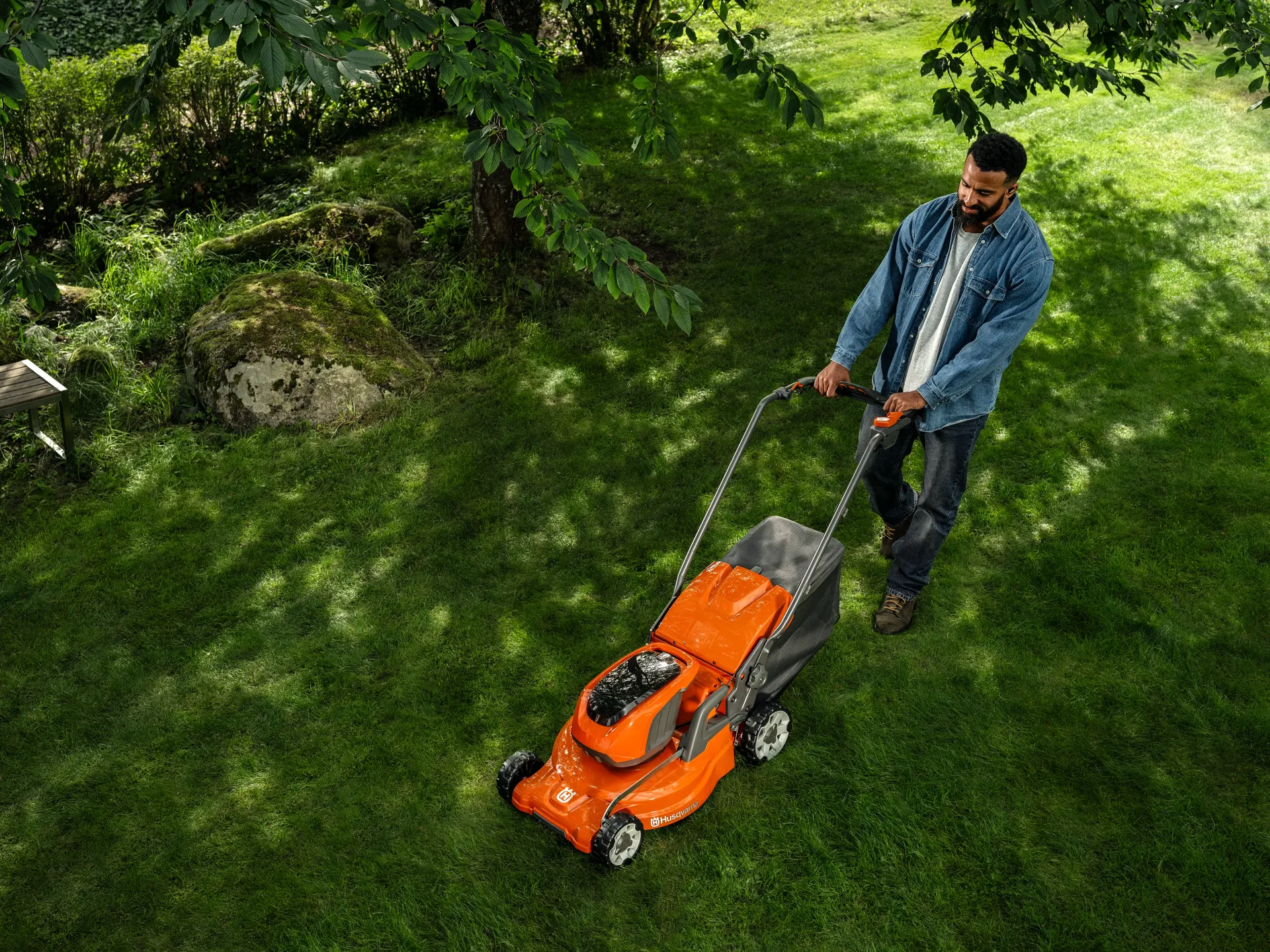 Husqvarna Akku-Rasenmäher LC347iVX AKTIONSSET + 2x B140/QC80