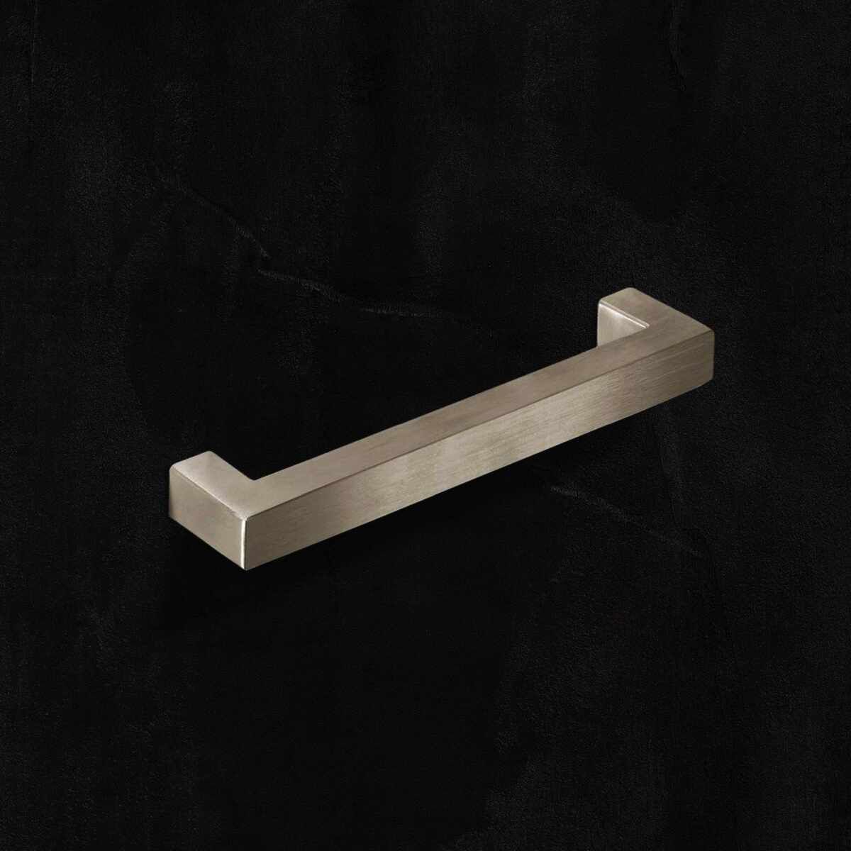 Griff Aosta, Bohrabstand 256, L 272 mm, B 16 mm, H