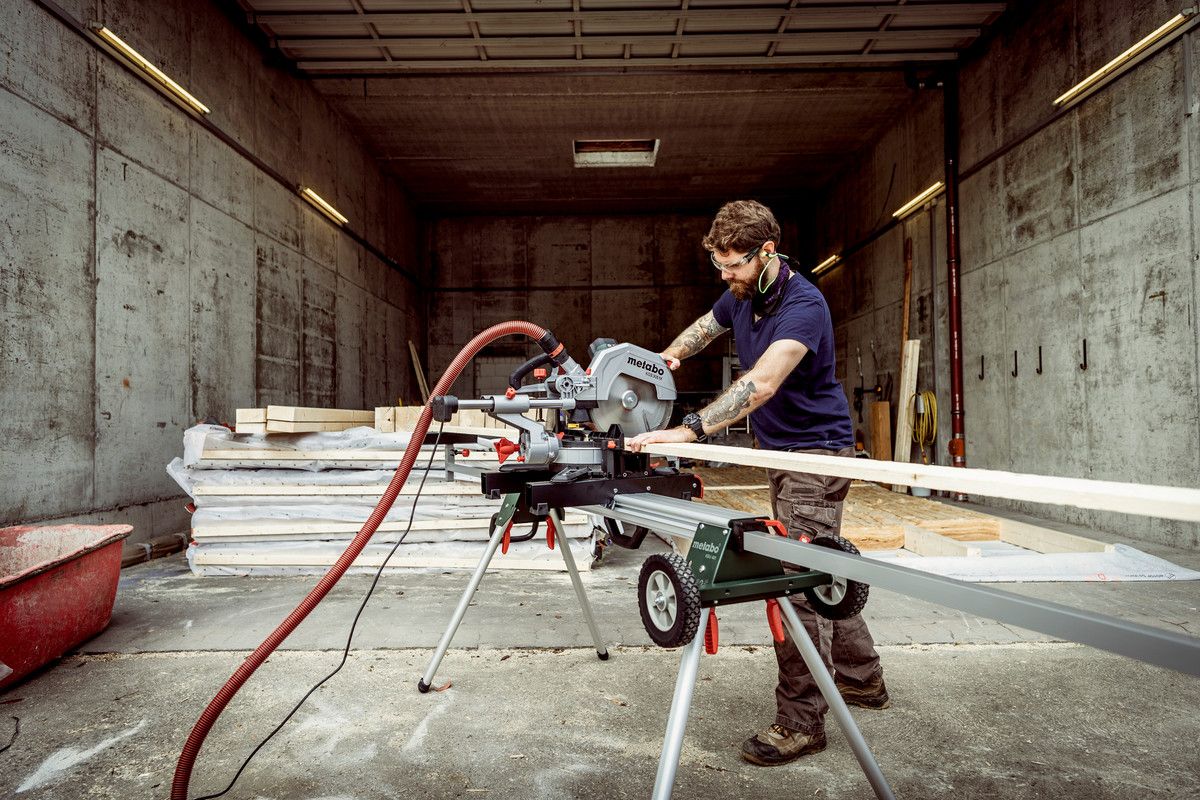 Kapp- und Gehrungssäge KGS 305 M Metabo