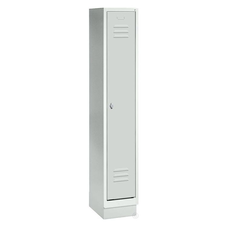 CP Garderobenschrank auf Sockel