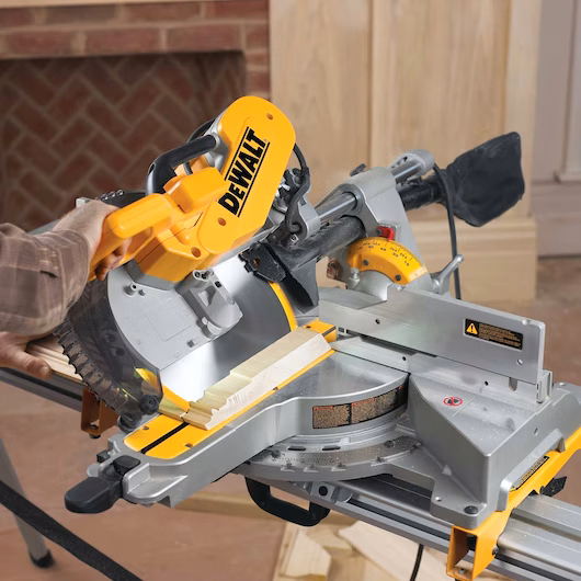 DeWalt Paneelsäge 305 mm