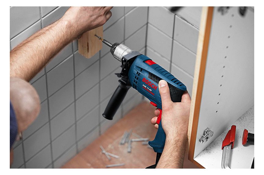 BOSCH Schlagbohrmaschine im Karton