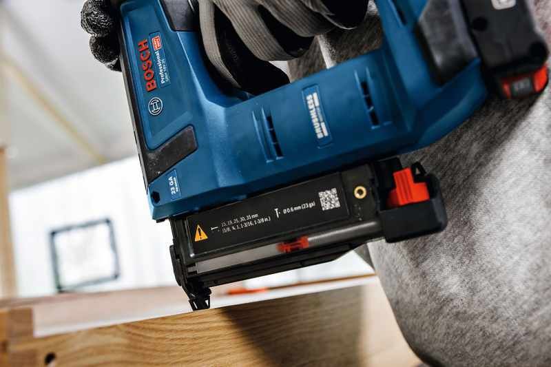 Akku-Holznagler GNH 18V-35 in L-BOXX