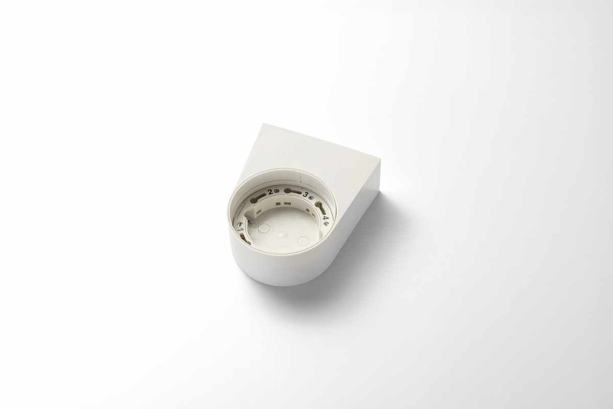 Sockel 143 W