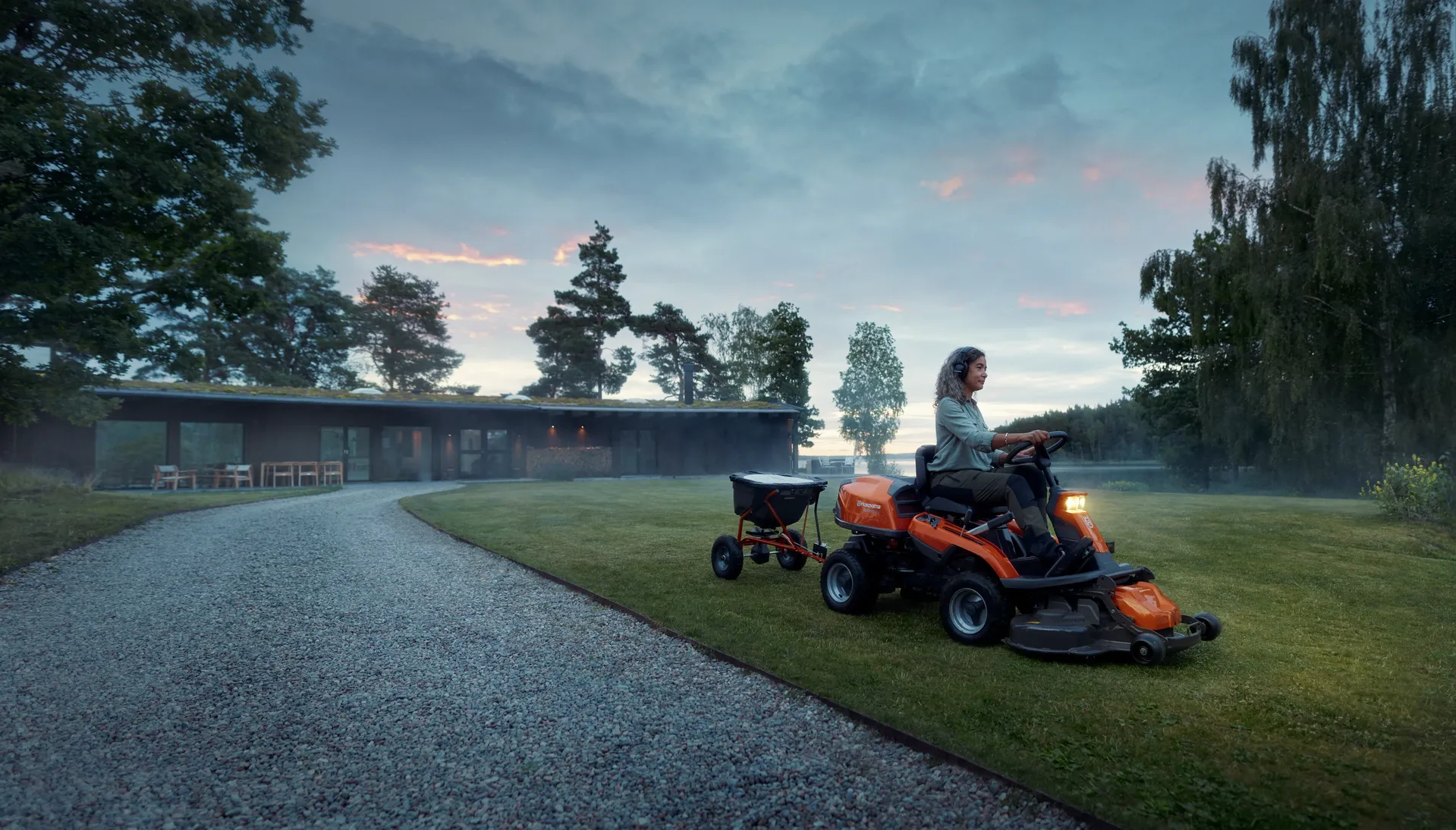 Husqvarna Rider R 216T AWD