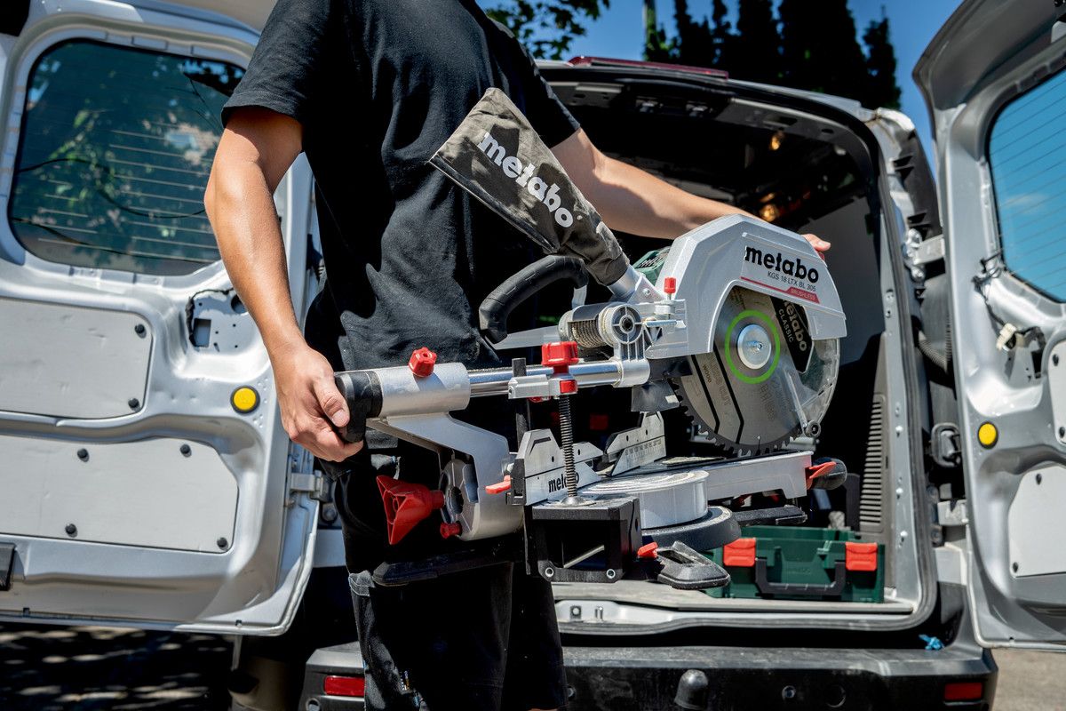 Akku-Kappsäge solo KGS 18 LTX BL 305 Metabo ohne Akku ohne Ladegerät Karton
