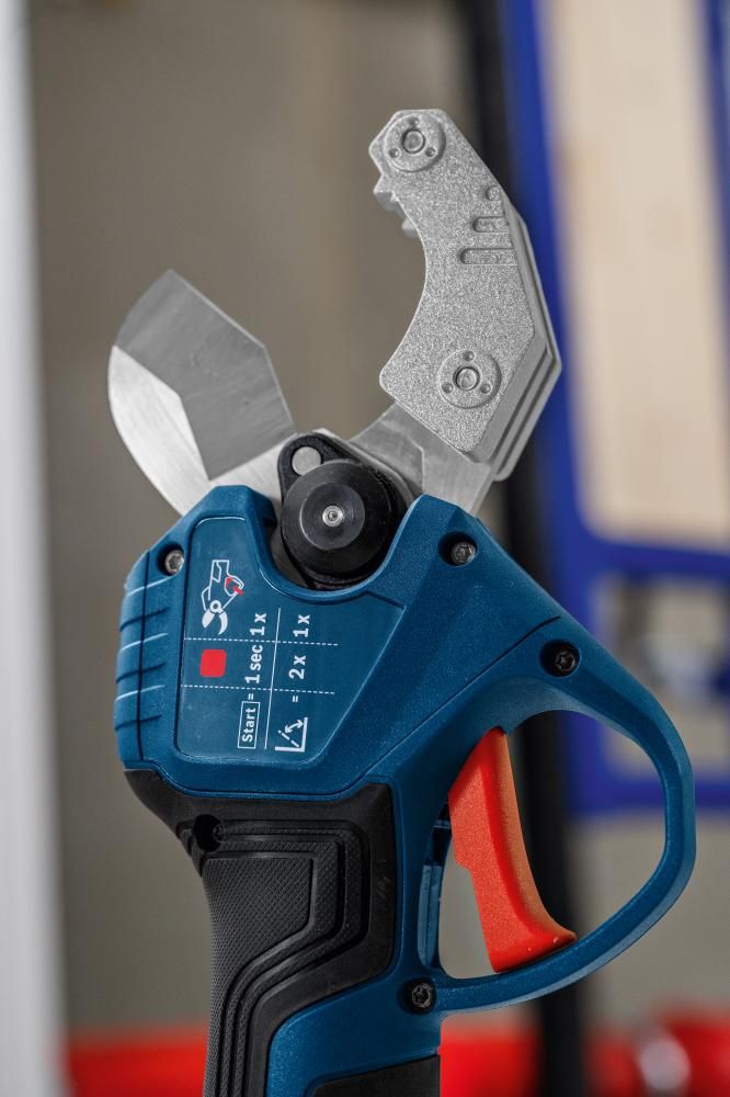 Akku-Rohrschere solo GPC18V-32P ohne Akku ohne Ladegerät Karton