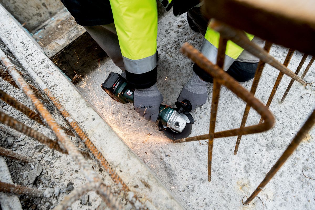 Akku-Winkelschleifer soloW 18 L 9-125 Metabo ohne Akku ohne Ladegerät metaBOX