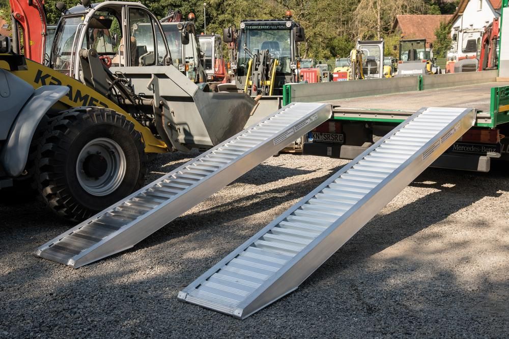 Verladeschiene-Aluminium L1620xFB226 mm mit Rand Tragkraft 2630kg/Paar