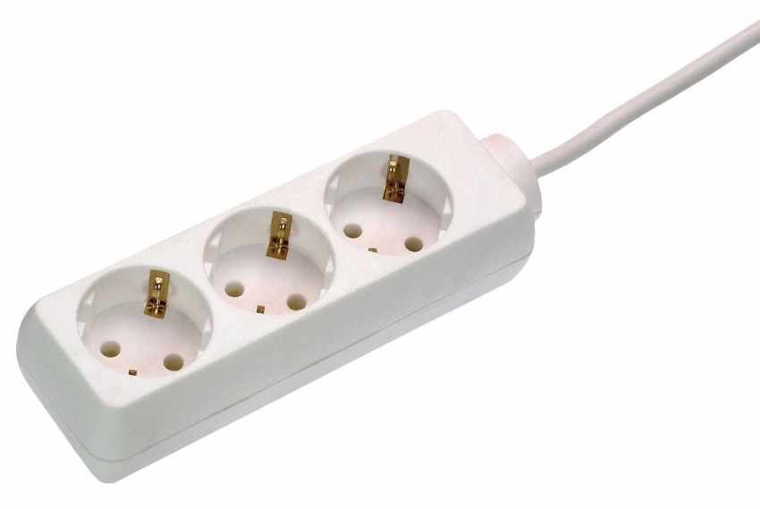 Steckdosenleiste 3-fach, weiß, 45°, KiSi 3m H05VV-F 3G1,5 mit Winkelstecker