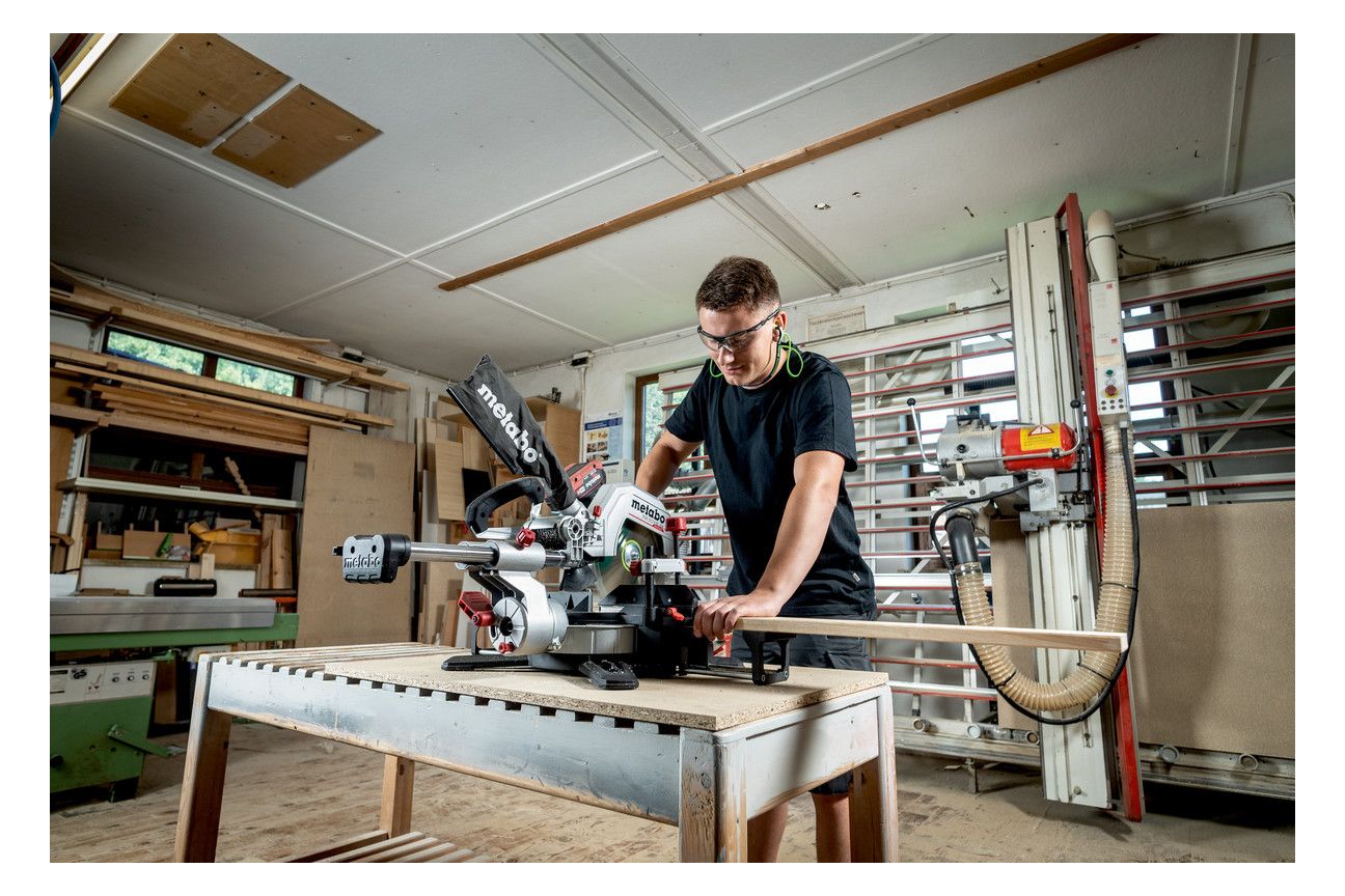 METABO Akku-Kappsäge mit Zugfunktion