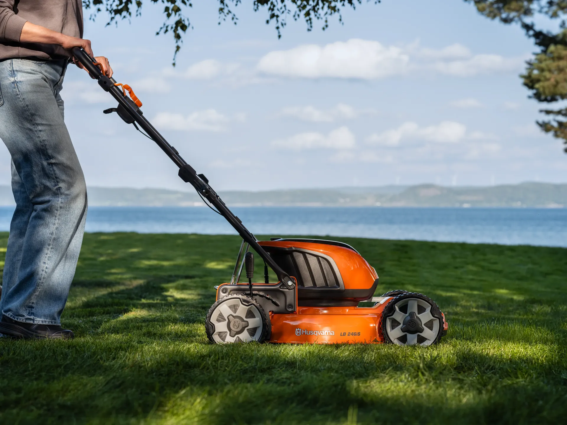 Husqvarna Akku-Rasenmäher LB 246iS