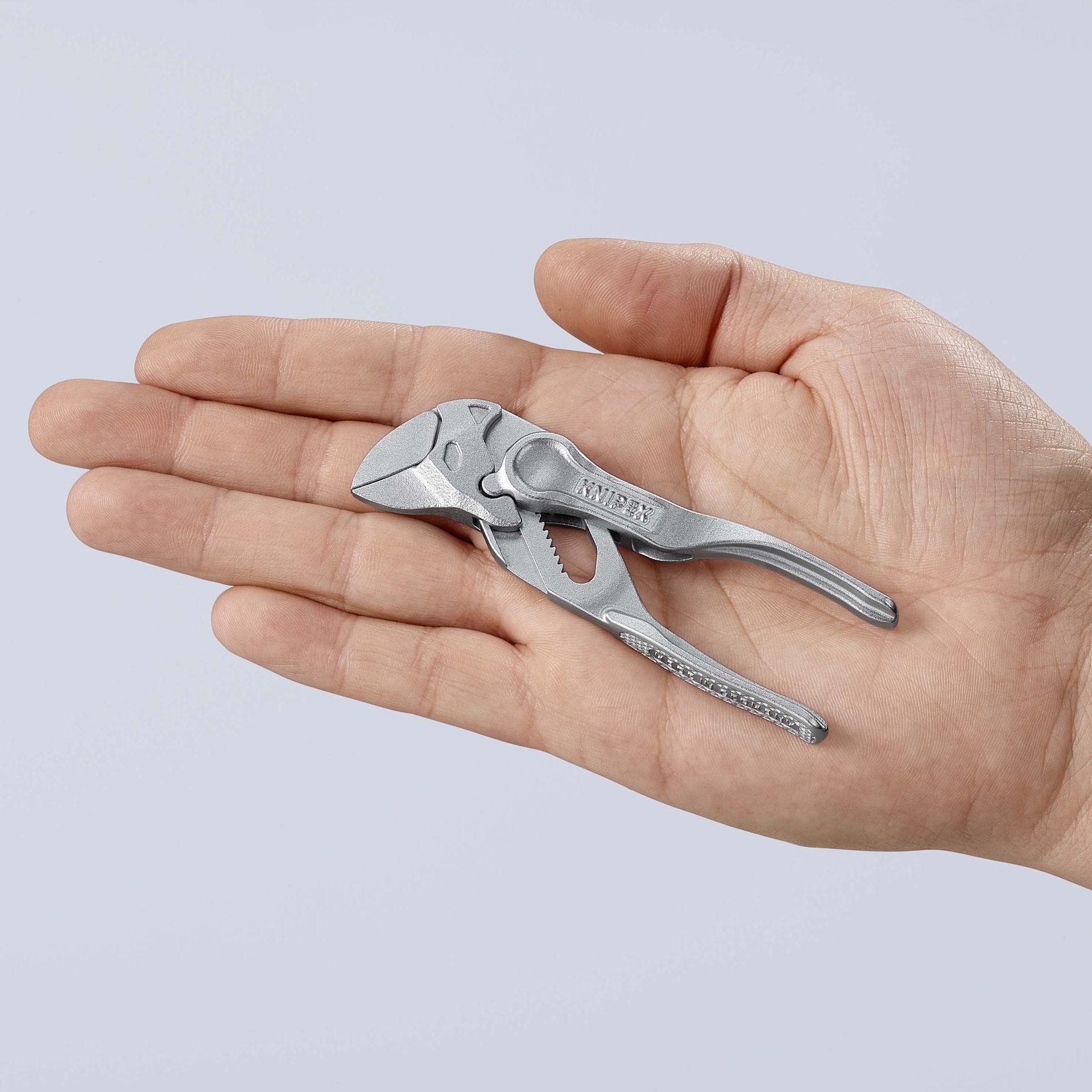 KNIPEX Zangenschlüssel XS aufgeprägte, raue Oberfläche