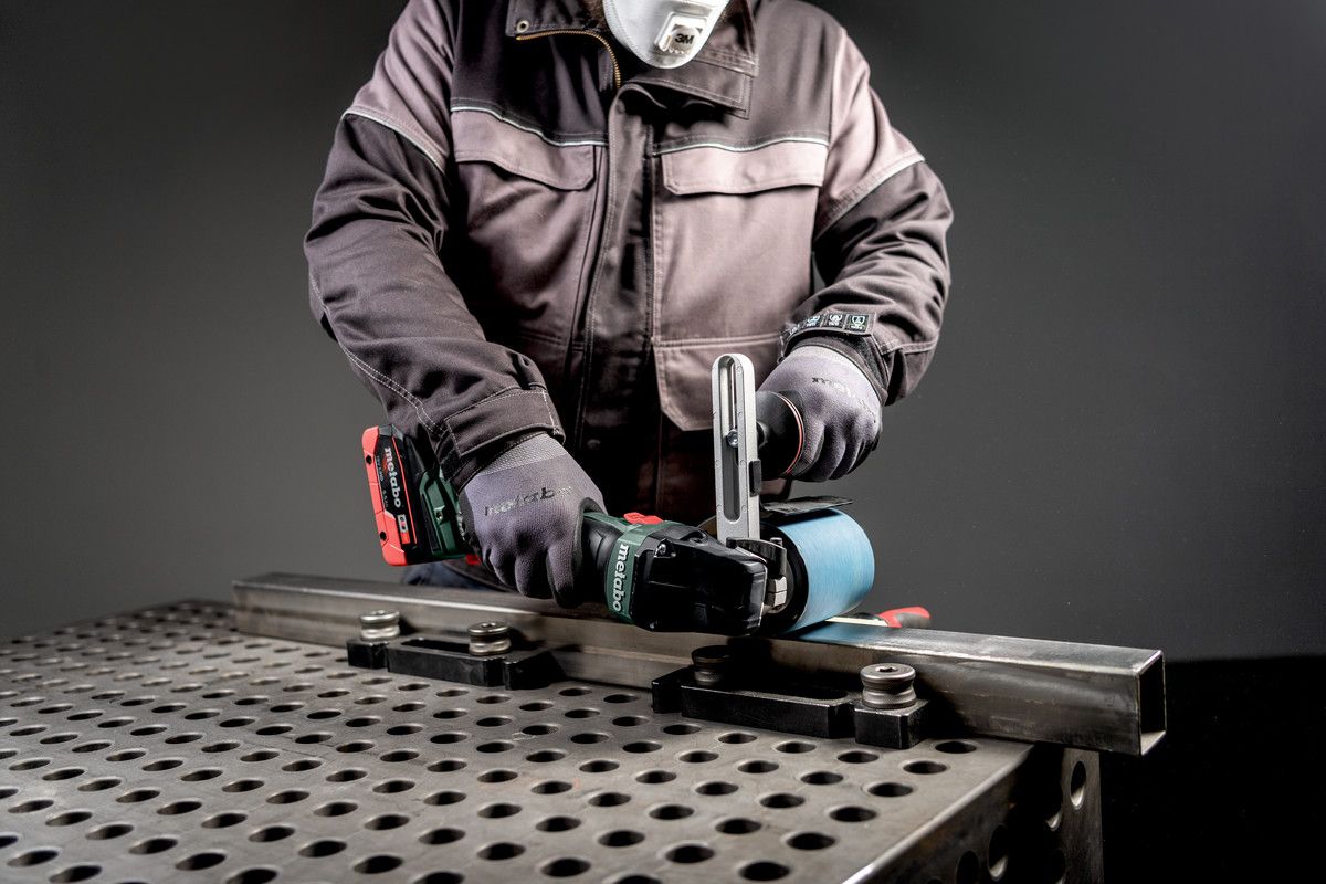 Akku-Satiniermaschi. soloSVB 18 LTX BL 200 Metabo ohne Akku ohne Ladegerät metaBOX