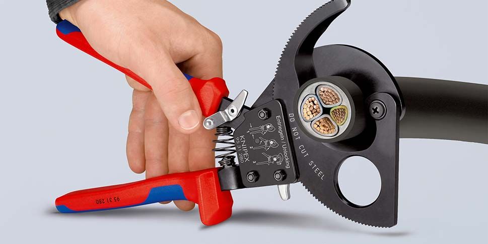 KNIPEX Kabelschneider (Ratschenprinzip) mit Mehrkomponenten-Hüllen