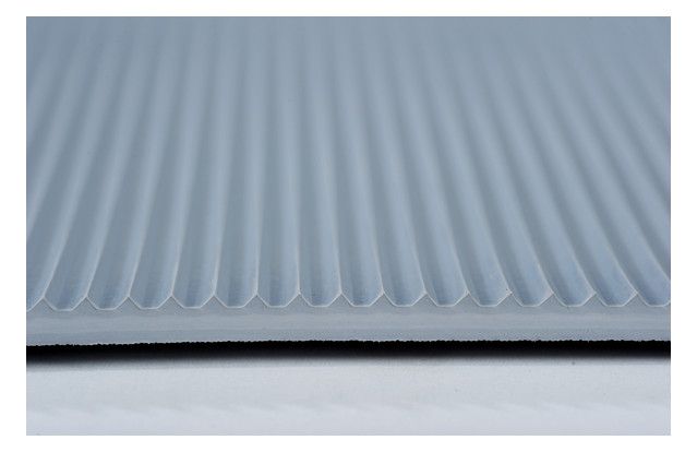 Kautschukisoliermatte: geriffelt