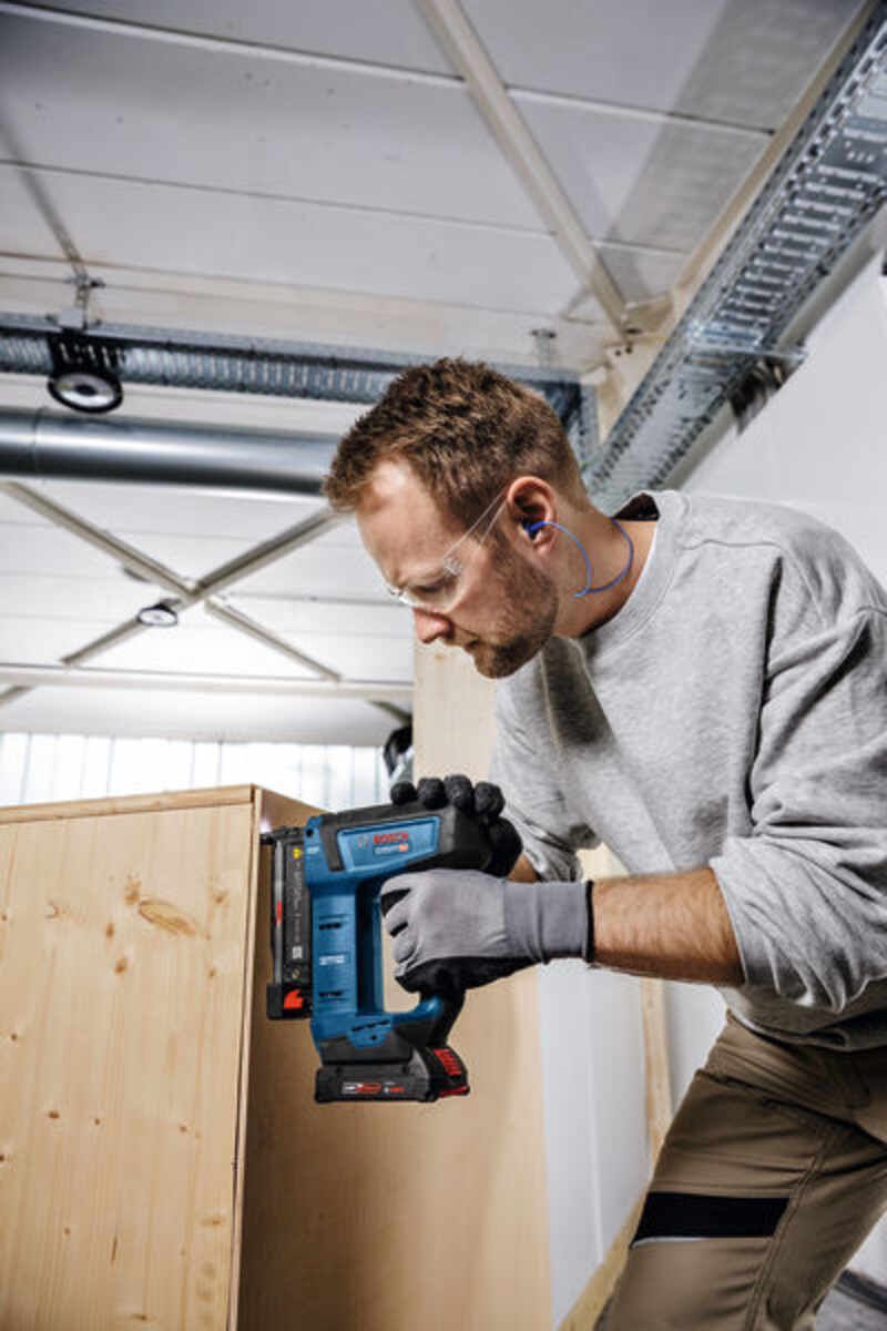 Akku-Holznagler GNH 18V-35 in L-BOXX