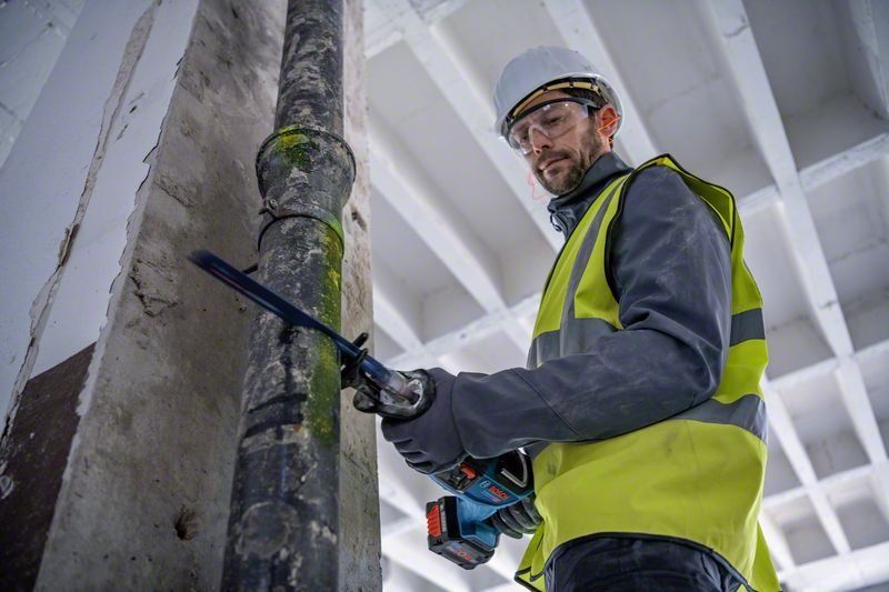 Bosch Akku-Säbelsäge BITURBO GSA 18V-28