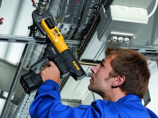 REMS Hybrid-Radialpresse im Koffer