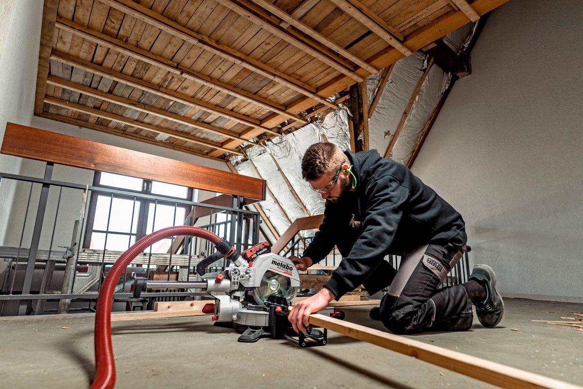 Akku-Kappsäge KGS 18 LTX BL 216 Metabo 1x18,0 V 4,0 Ah Ladegerät ASC 55 Karton