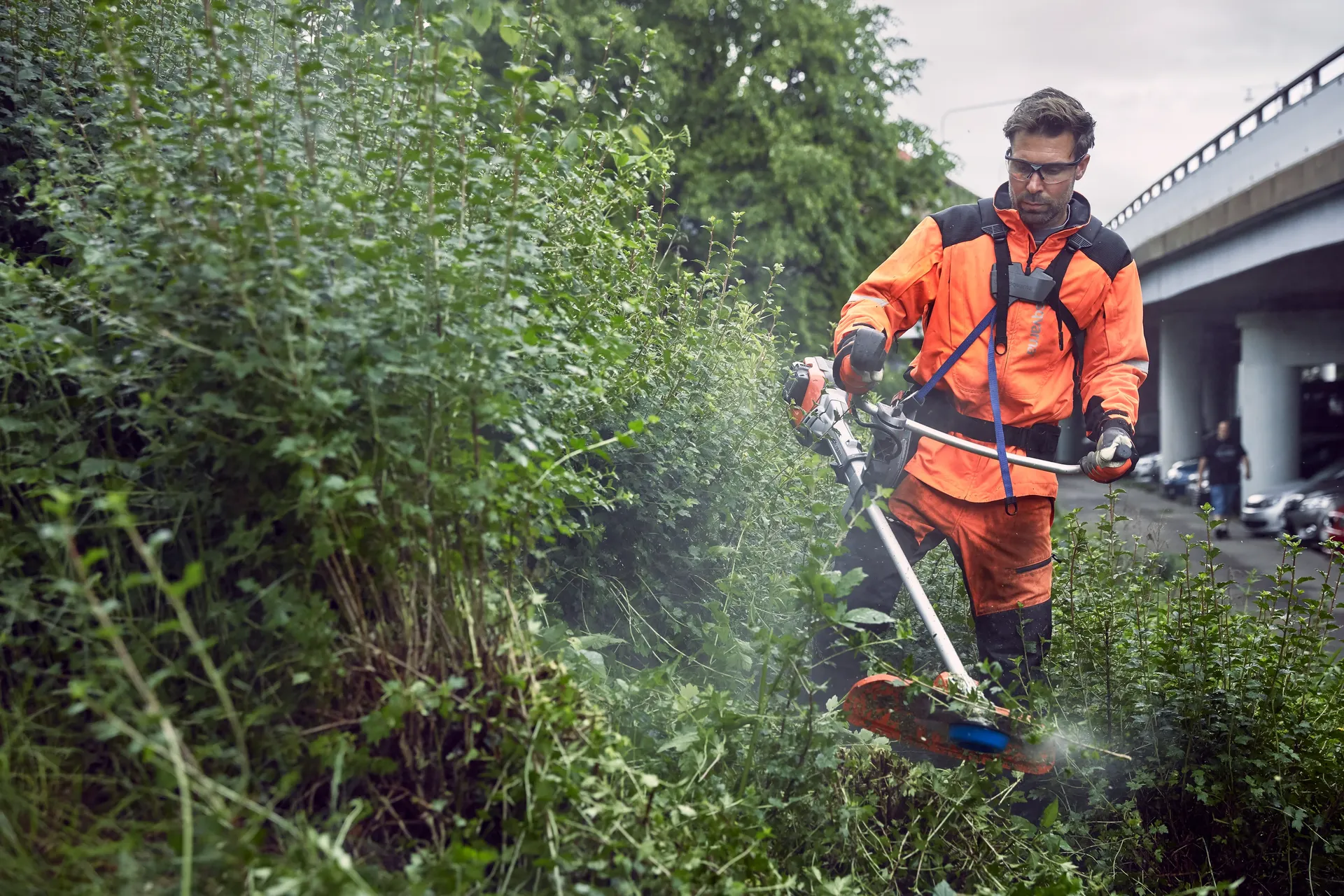 Husqvarna Akku-Motorsense 535iRXT inkl. Akku B330X und Ladegerät C750X