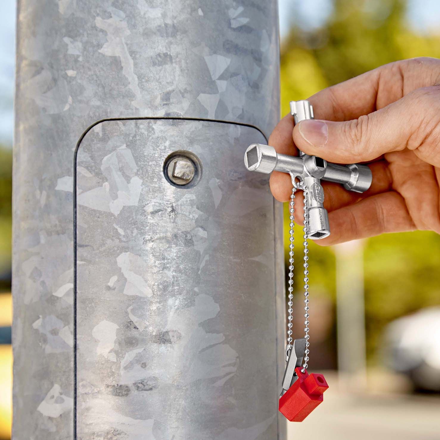 KNIPEX Schaltschrankschlüssel der Standard Schaltschrankschlüssel