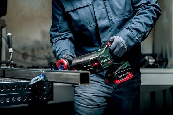 Akku-Säbelsäge solo SSEP 18 LT BL Metabo ohne Akku ohne Ladegerät metaBOX