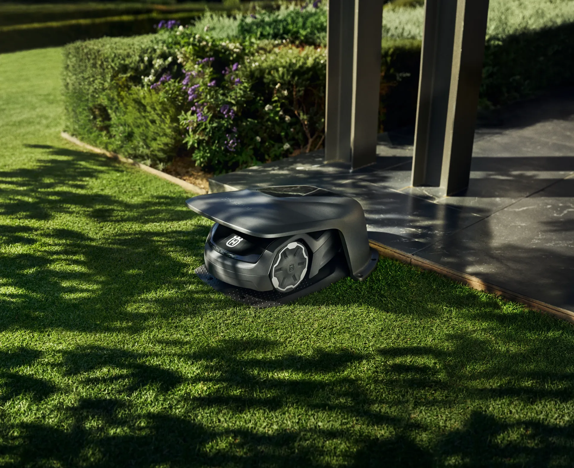 Husqvarna Automower® Garage (435X AWD NERA)