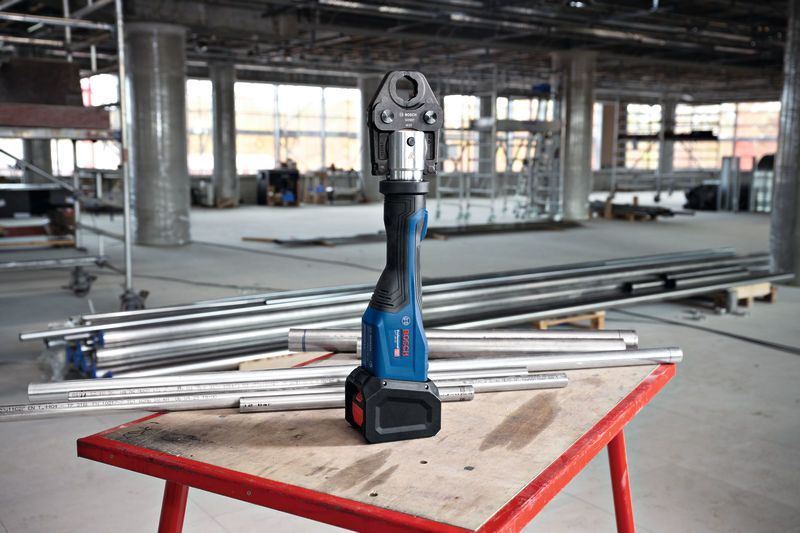 Bosch Akku-Presswerkzeug GPT 18V-32