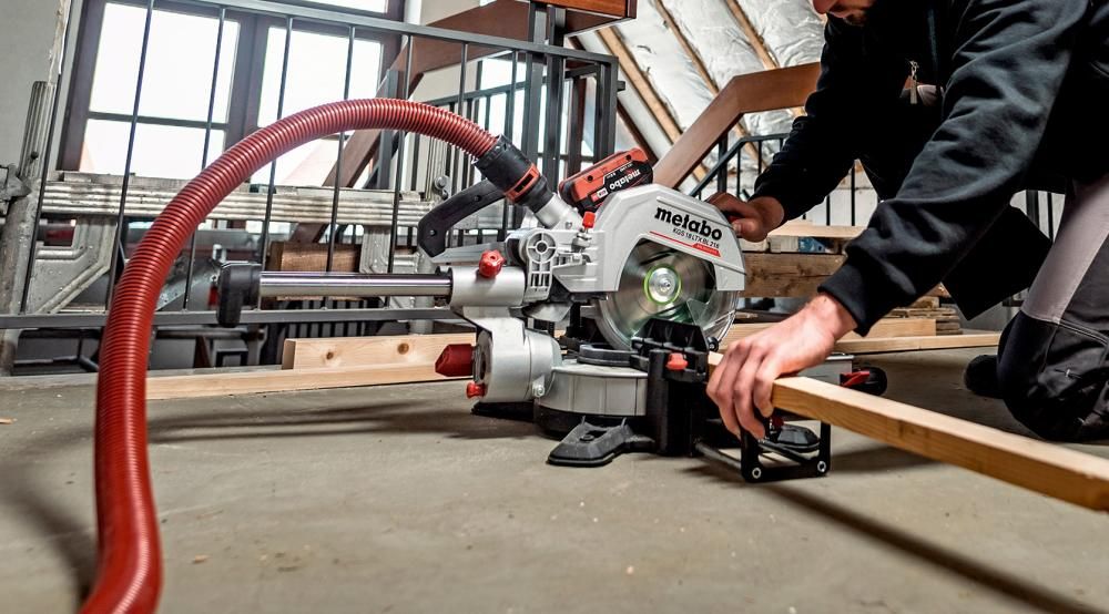 METABO Akku-Kappsäge