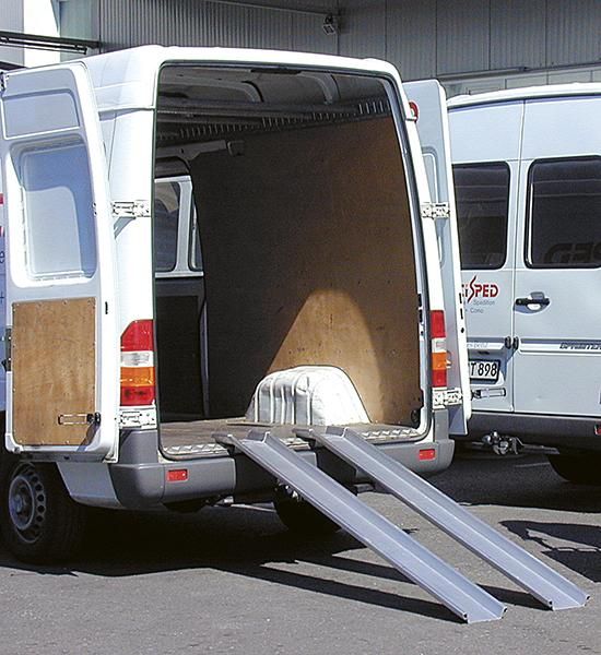 Verladeschiene Aluminium L2000xFB150 mm mit Rand Tragkraft 400 kg/Paar