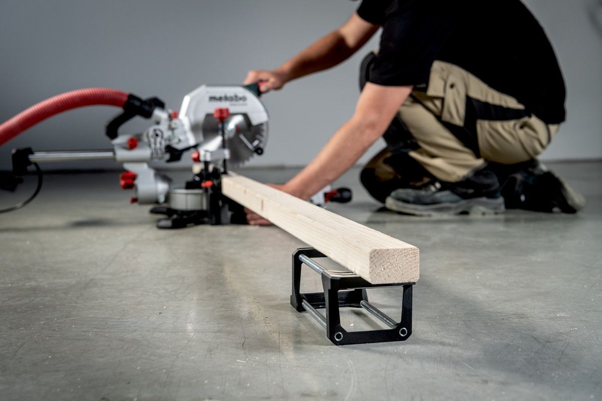 Kapp- und Gehrungssäge KGS 305 M Metabo