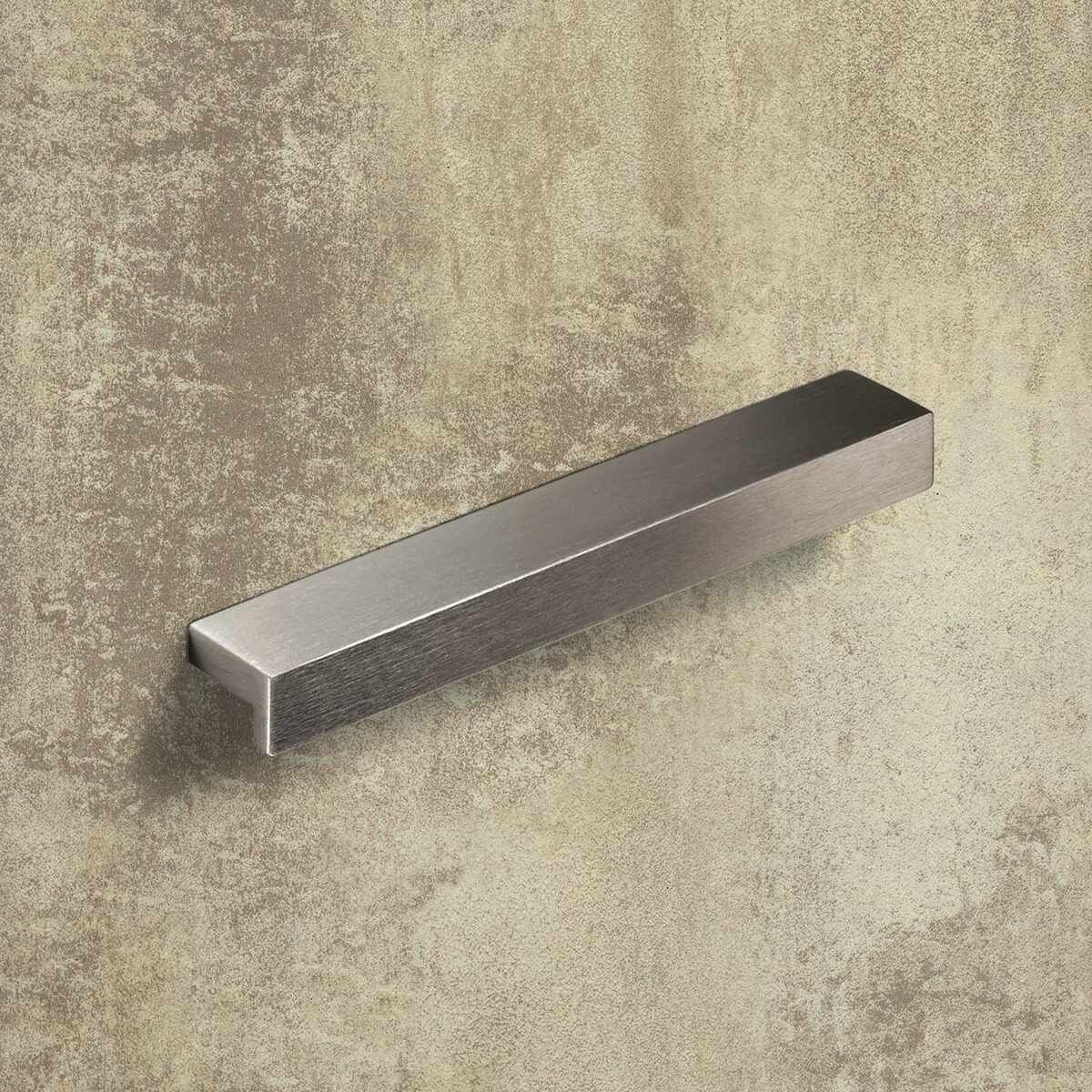 Griff Rovigo, Bohrabstand 96, L 111 mm, B 16 mm, H