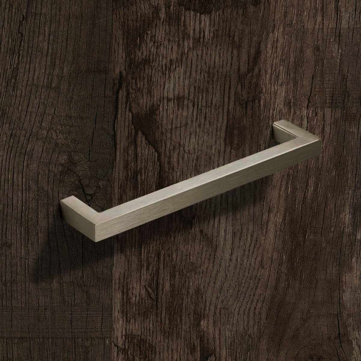 Griff Anzio, Bohrabstand 96, L 106 mm, B 10 mm, H