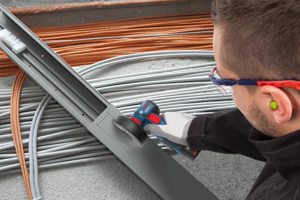 BOSCH Akku-Winkelschleifer, 76mm