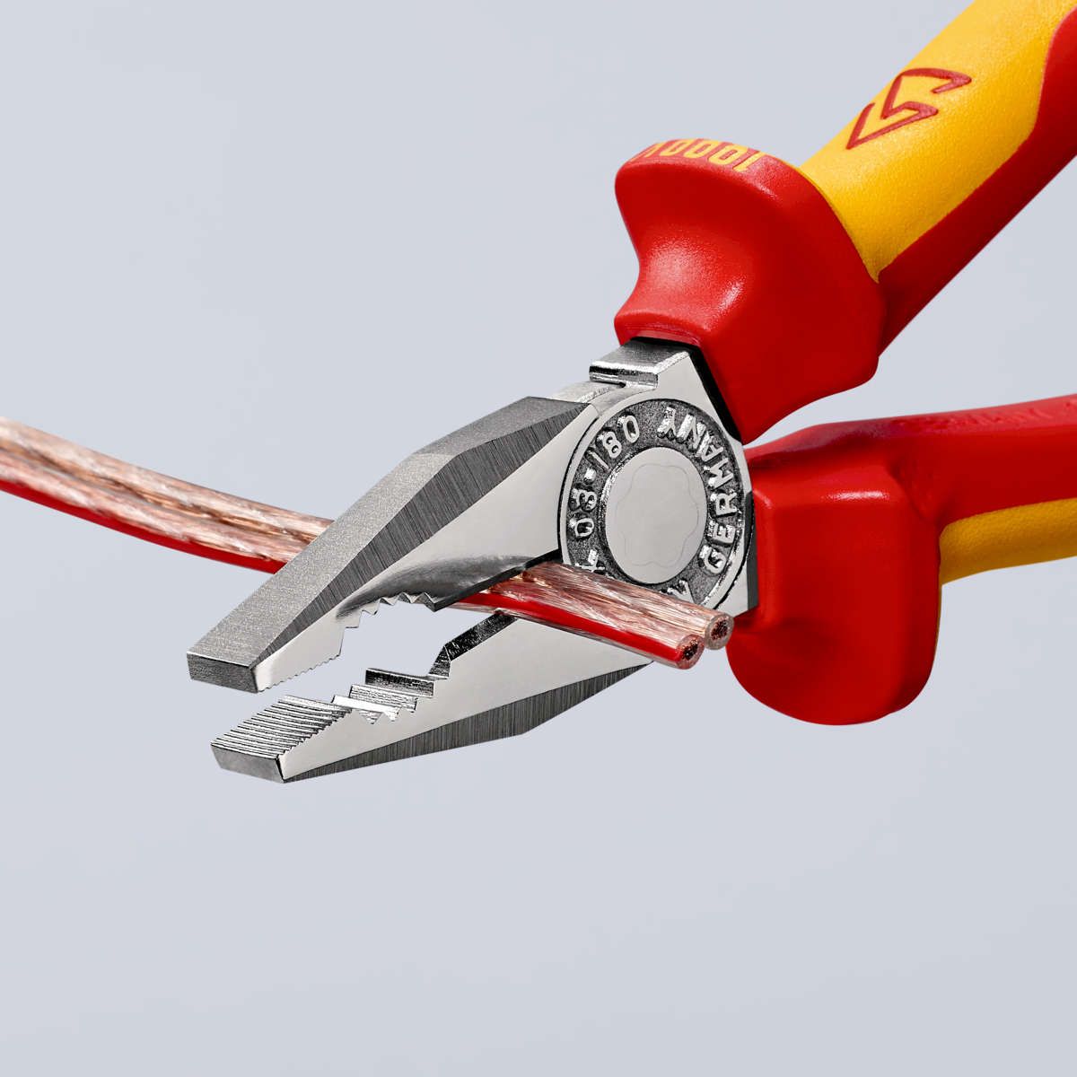 KNIPEX 03 06 180 Kombizange isoliert mit Mehrkomponenten-Hüllen, VDE-geprüft verchromt 180 mm