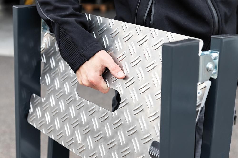 Alu-Klapptritt 3 Stufen beidseitig Plattformhöhe 0,73 m Arbeitshöhe bis 2,73 m