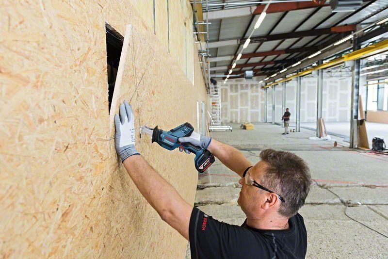 Bosch Akku-Säbelsäge GSA 18V-LI C