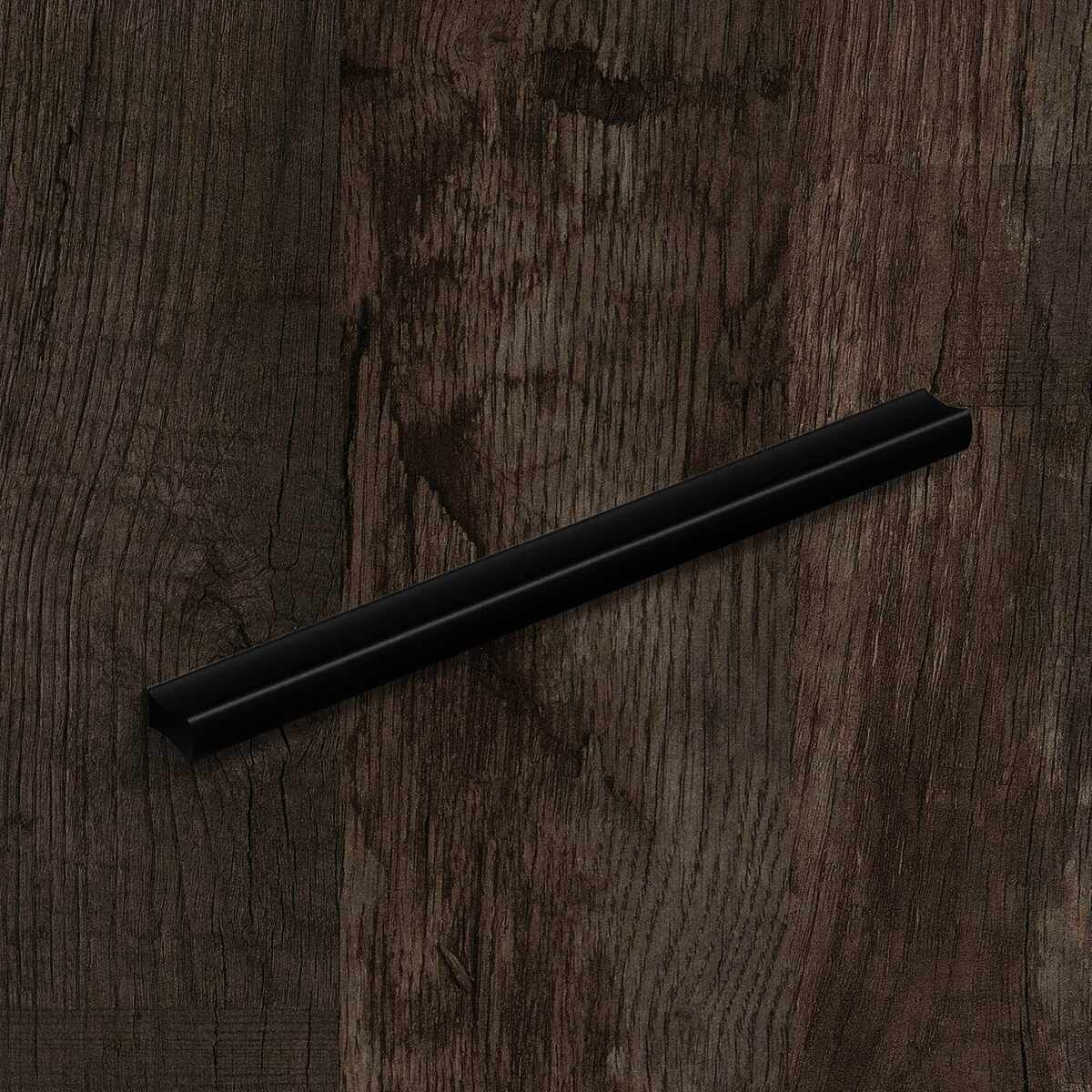 Griff Kervo, Bohrabstand 96 / 128 mm, L 152 mm, B