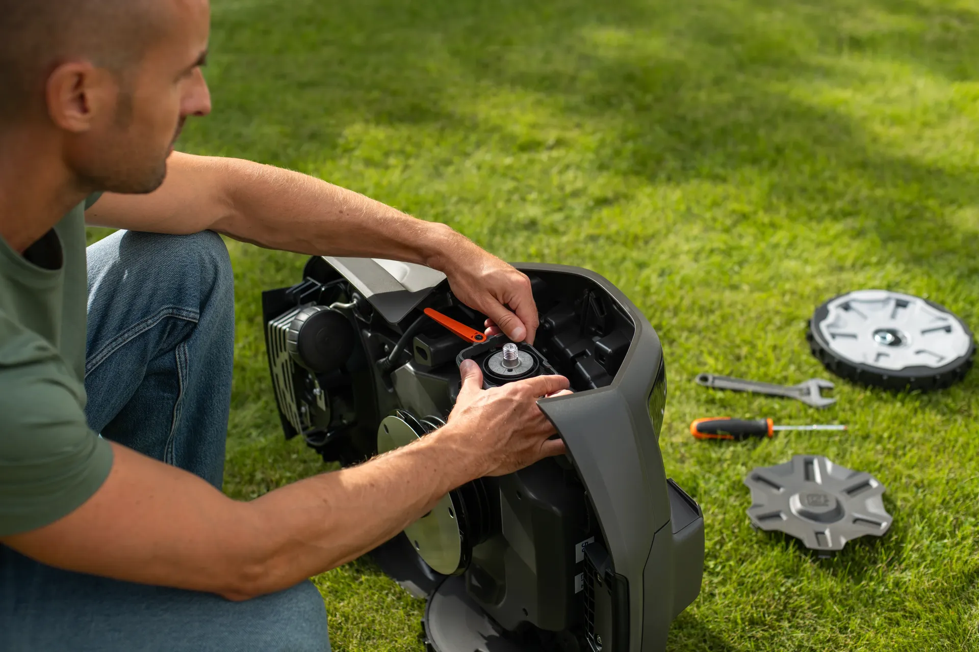 Husqvarna Automower®  Radreiniger