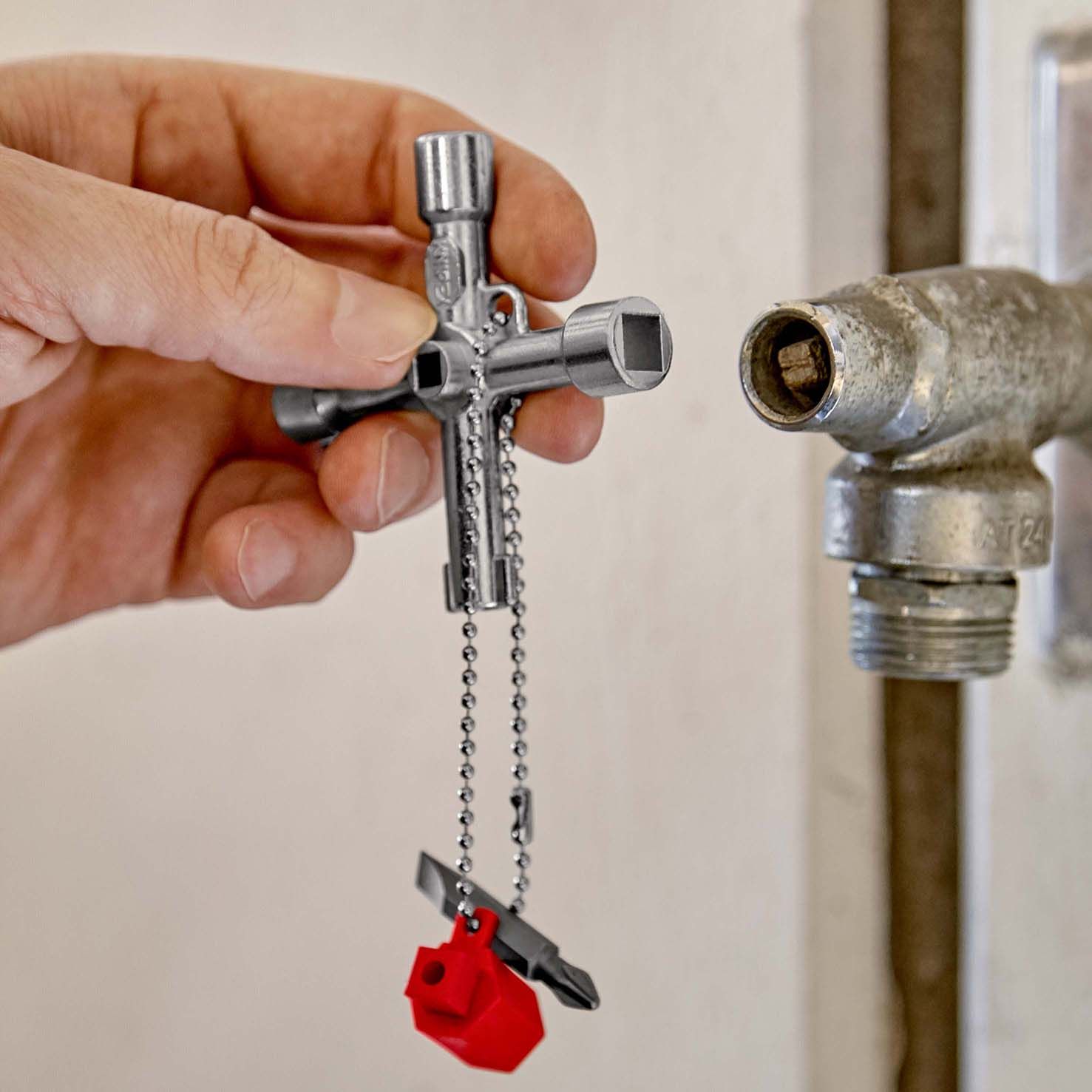 KNIPEX Schaltschrankschlüssel der Standard Schaltschrankschlüssel