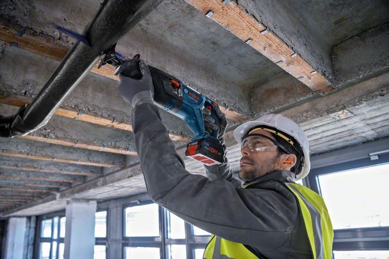 Bosch Akku-Säbelsäge BITURBO GSA 18V-28