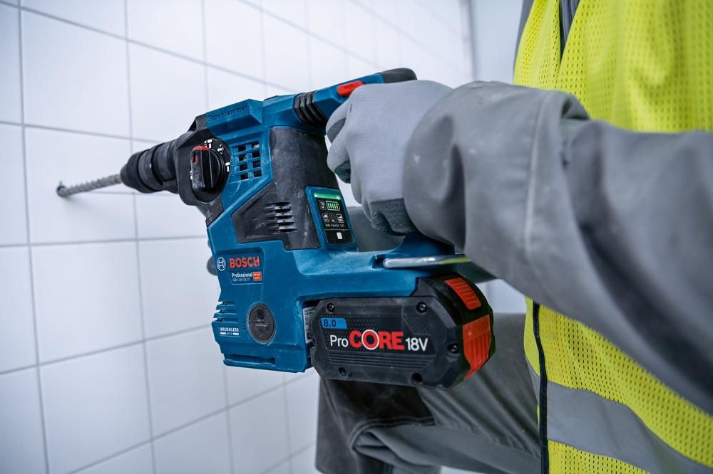 Akku-Kombihammer GBH 18V-28 CF Bosch 2x18,0 V 8,0 Ah ProCore LadegerätGAL1880CV L-Boxx