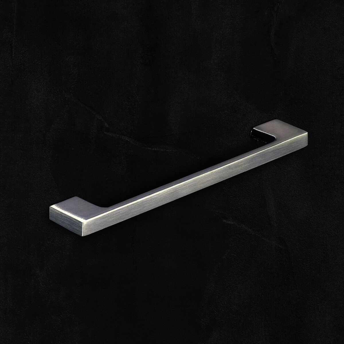 Griff Belluno, Bohrabstand 160 / 192 mm, L 200 mm,