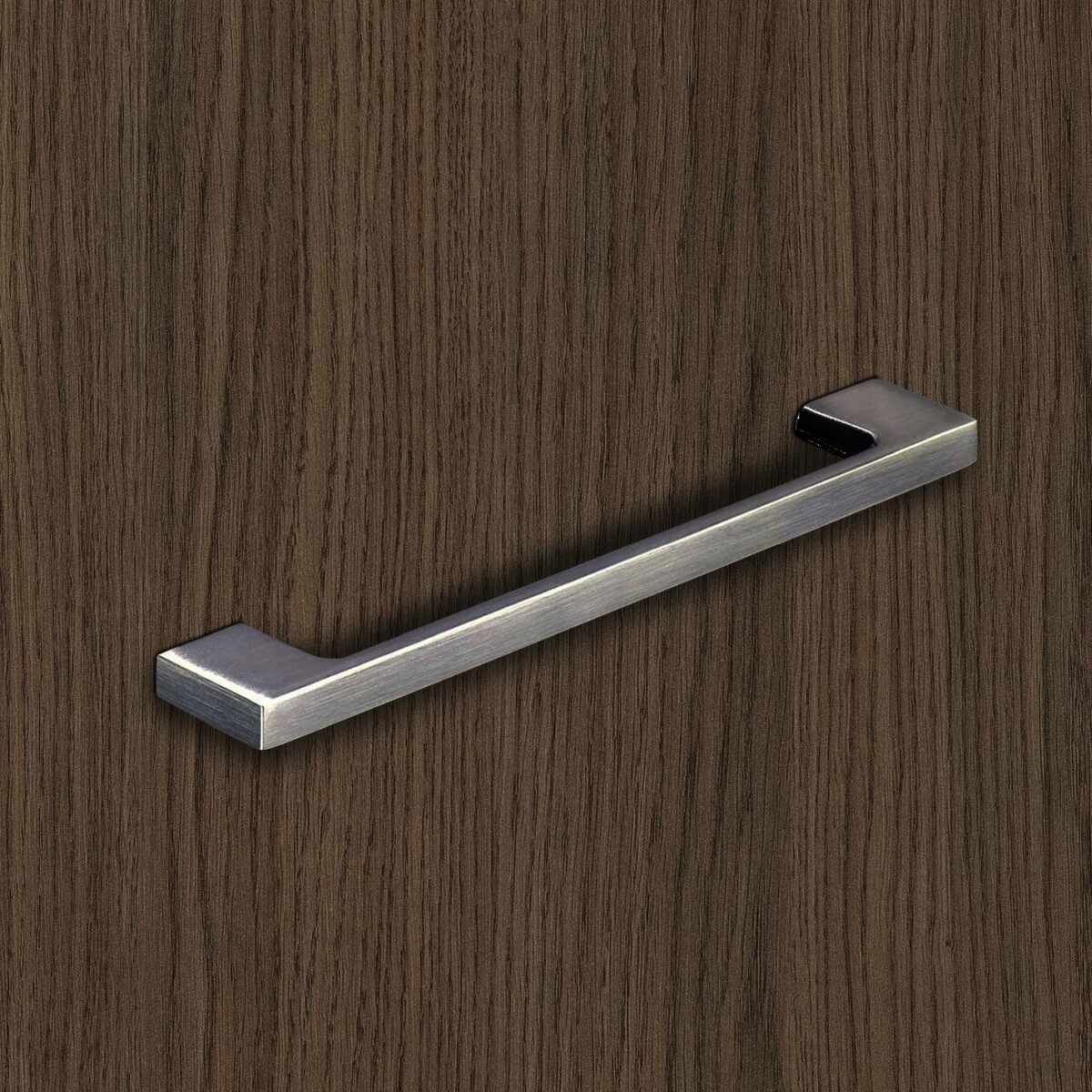 Griff Belluno, Bohrabstand 160 / 192 mm, L 200 mm,