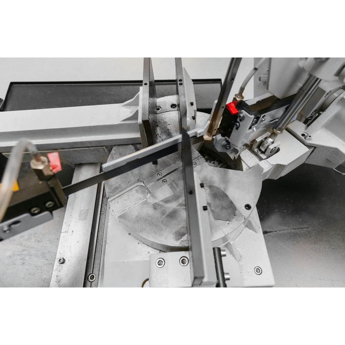 Halbautomatische Schwenkrahmen-Metallbandsäge Metallkraft BMBS 300 x 320 HA-DG