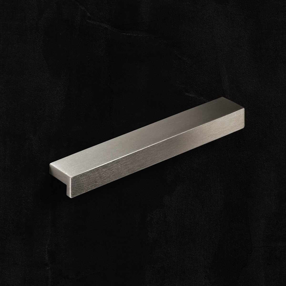 Griff Rovigo, Bohrabstand 96, L 111 mm, B 16 mm, H