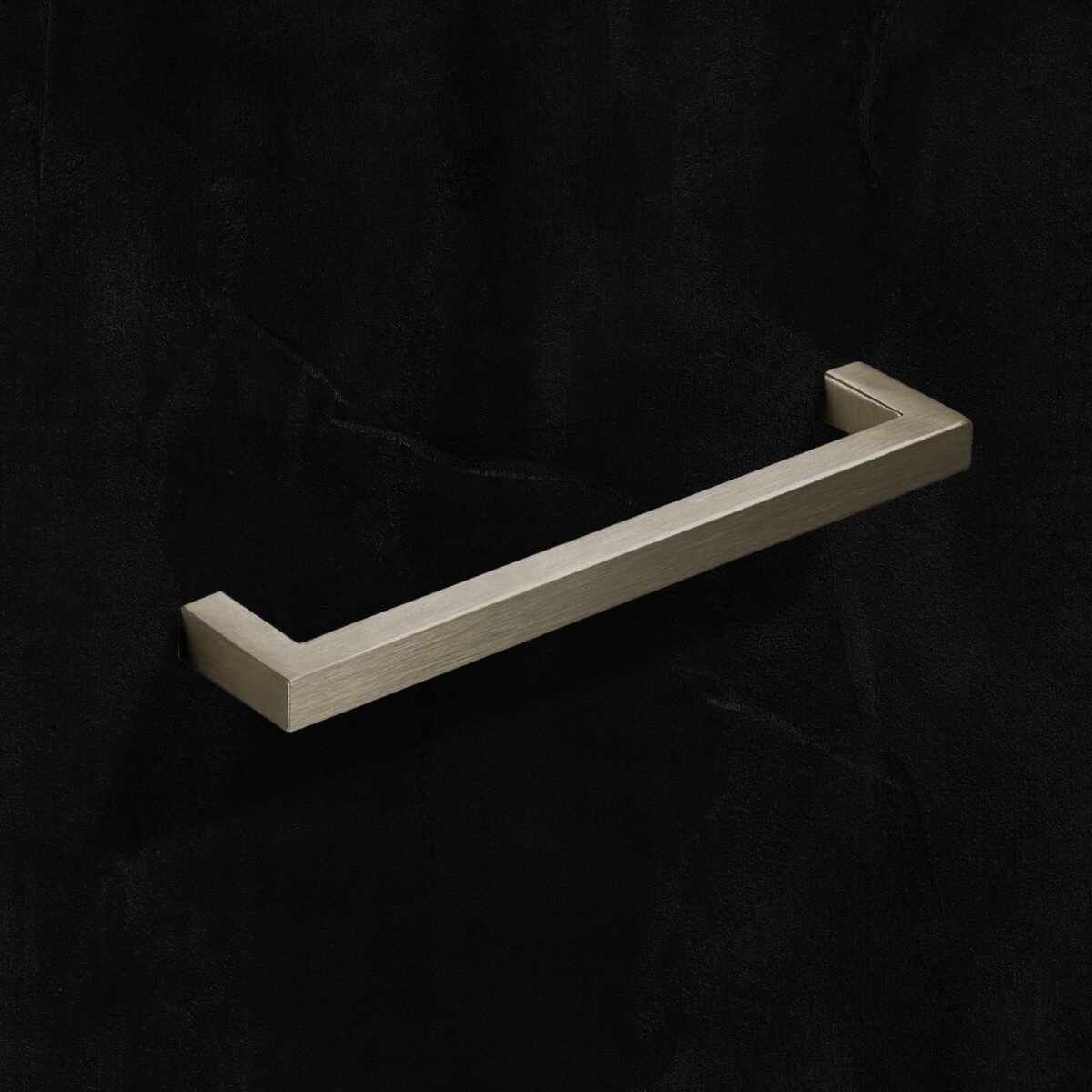 Griff Anzio, Bohrabstand 96, L 106 mm, B 10 mm, H